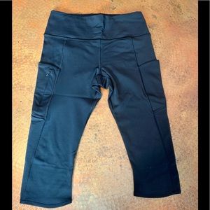 ATHLETA crop leggings